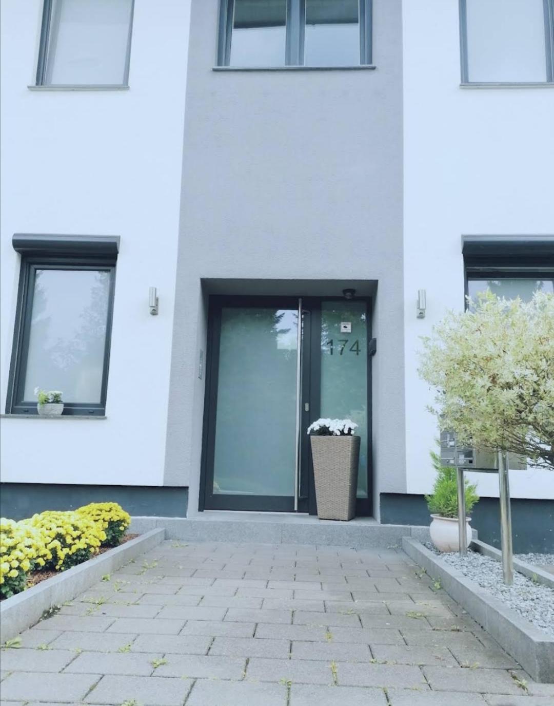 Sleep Well Apartments Detmold - Tempur Beds- Neu - Top Lage - Free Parking - Wifi Exterior foto